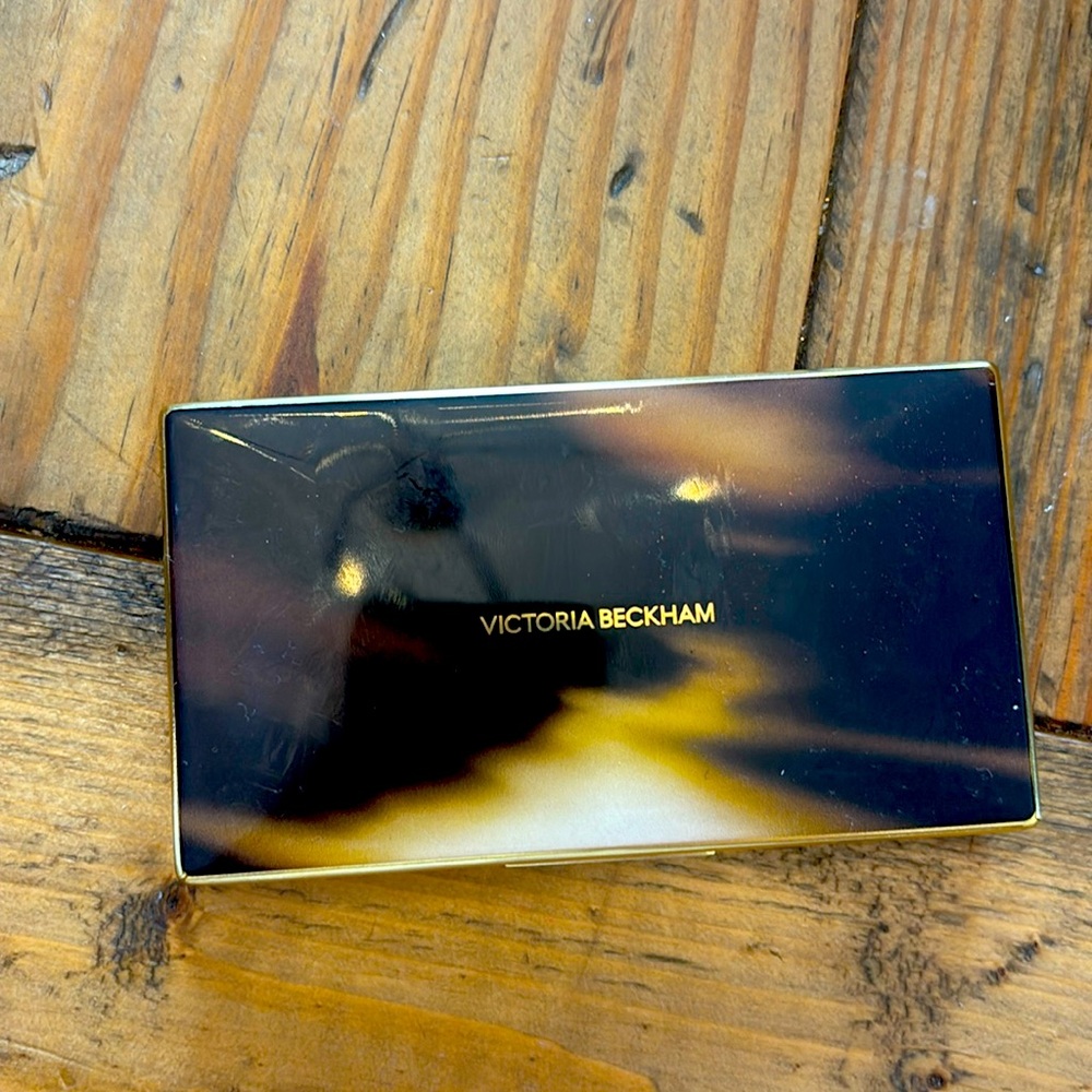 Victoria Beckham contour brick